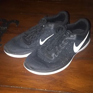 Black Nike Flex Running Shoes 🖤